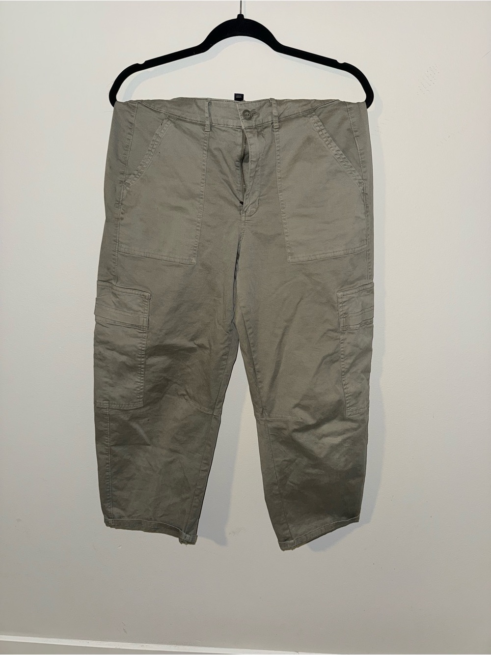 Universal Thread Men's Olive Cargo Pants - Utility Pocket Style